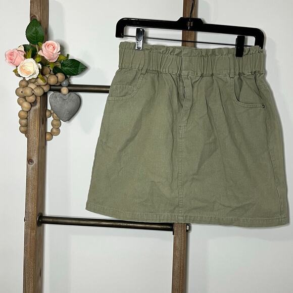 Vici Dresses & Skirts - Vici Paper Bag Green Mini Skirt Size Medium